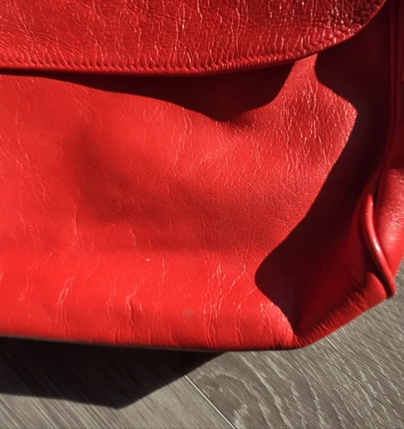 Vintage Samantha Scott Red Genuine Leather Crossbody Flap Bag — Bold Cherry Red - Picture 12 of 15